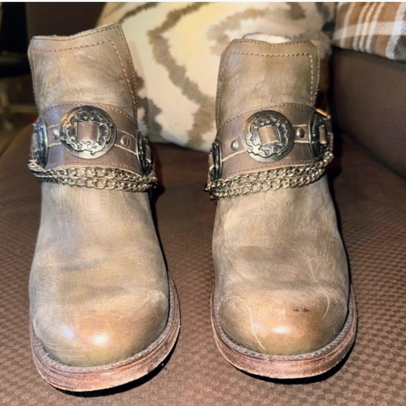 FREEBIRD BY STEVEN MYSTIC ANKLE TAN LEATHER BOOTS HARNESS STYLE HARDWARE SZ 10